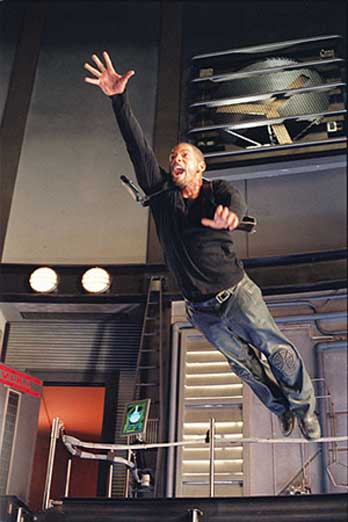 Sting aliiiiiiiive....